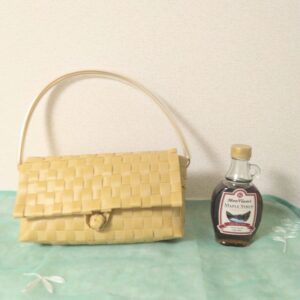 Hand-woven Plastic Shoulder Bag (Beige)